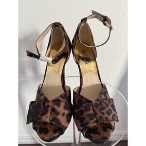 NEW MICHAEL Michael Kors Women’s 8 Pump Shoe Peep Toe‎ Leopard Print